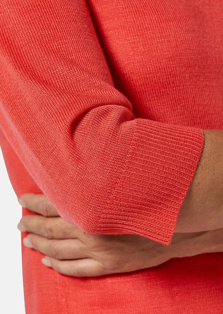 Locker sitzender Strickpullover