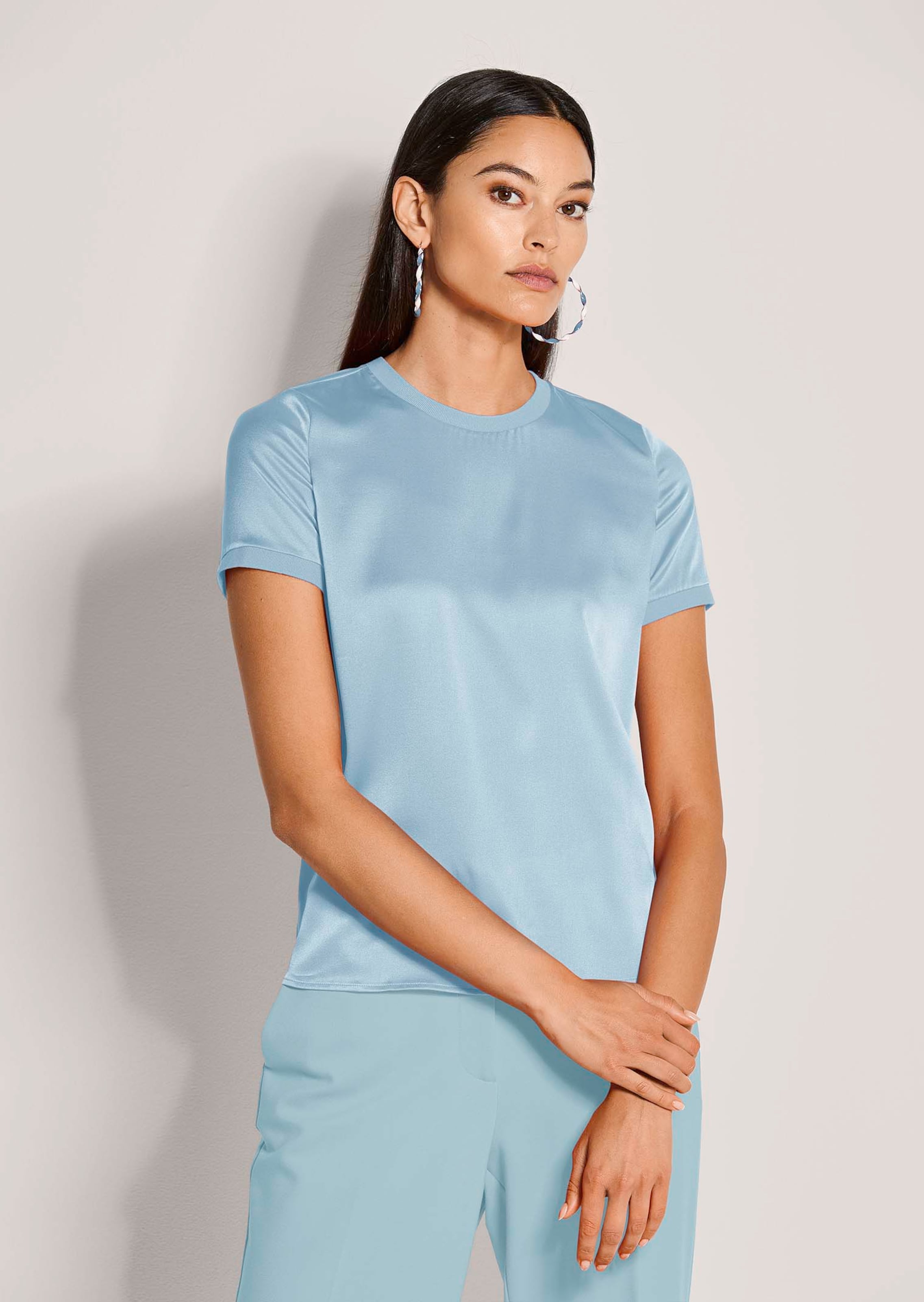 Blouse en soie avec empiècements en maille côtelée