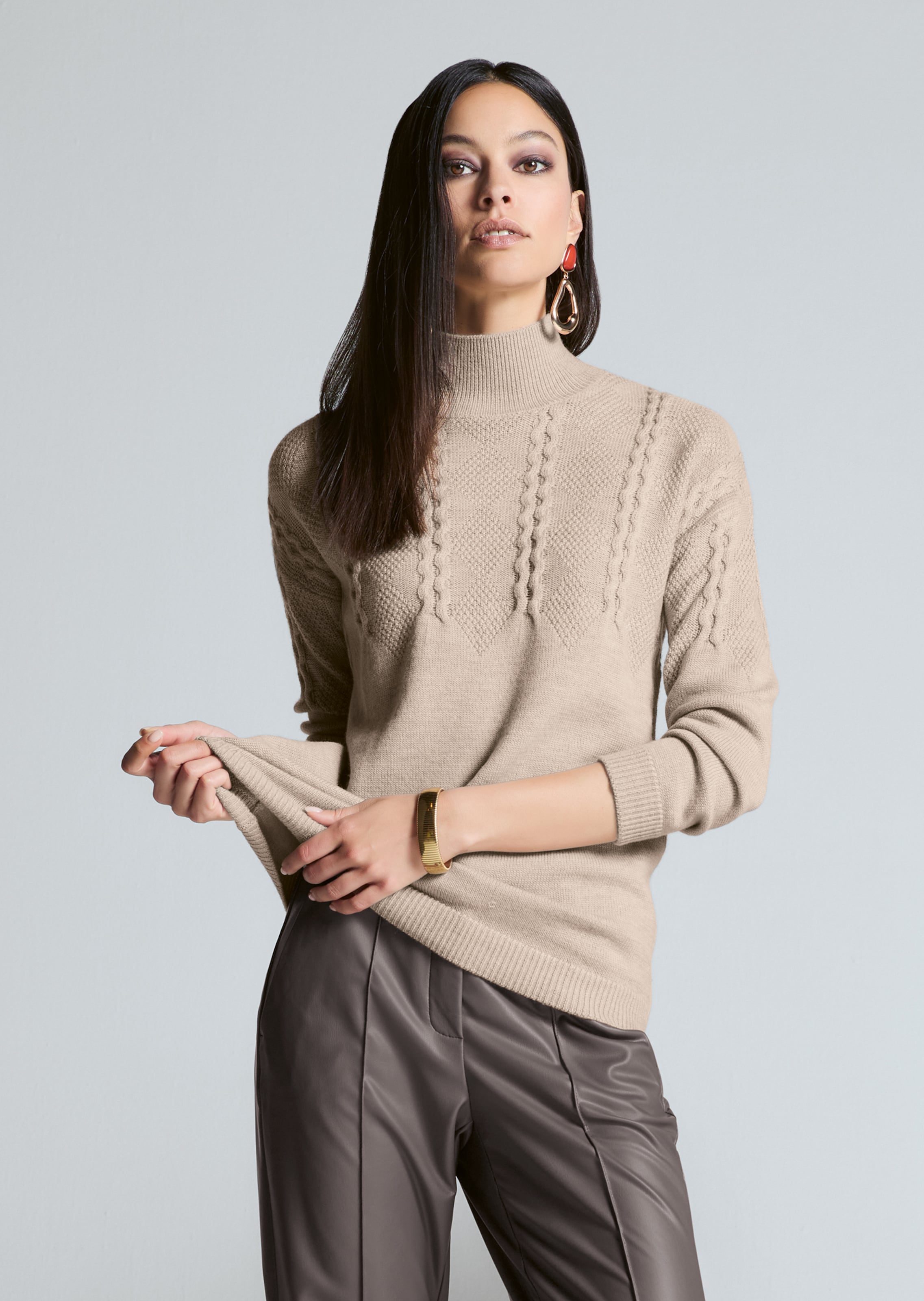 Stehkragen-Pullover aus Schurwolle