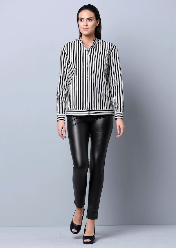 Streifenbluse mit Knopfleiste 1