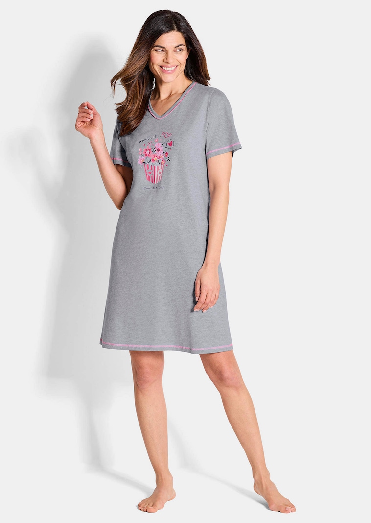 Twee katoenen nachthemden