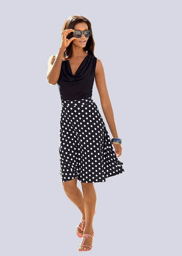 Strandkleid mit Wasserfallausschnitt 1