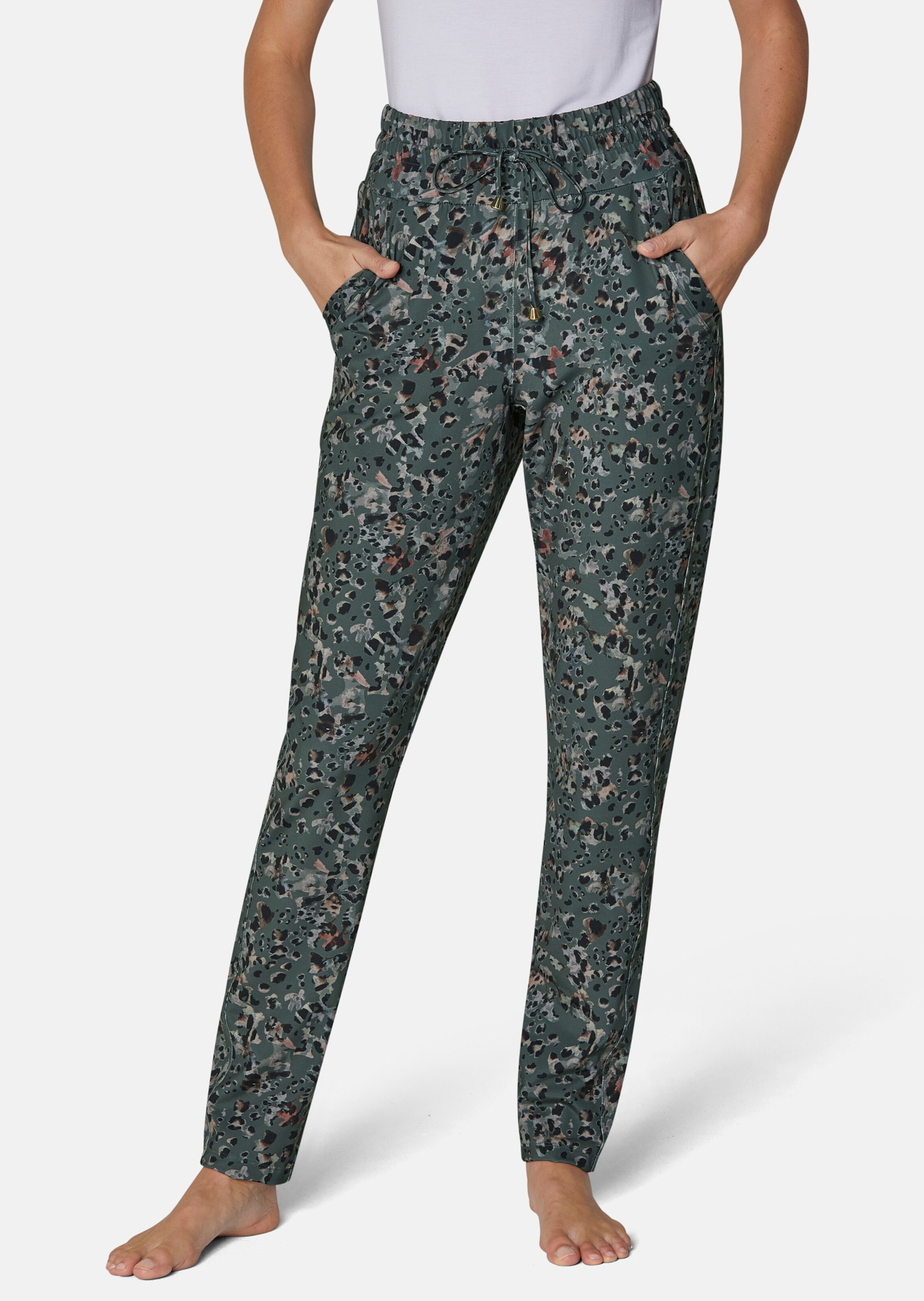 Jogg-Pants mit Leo-Print
