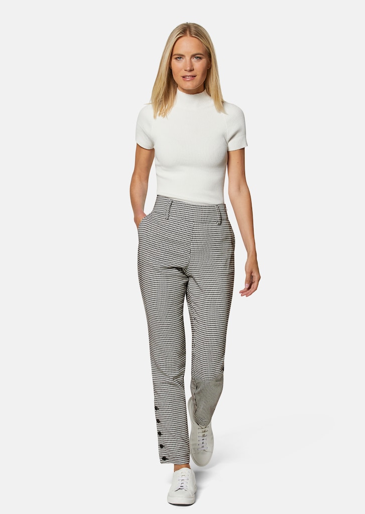 Straight pepita trousers with side button plackets 1