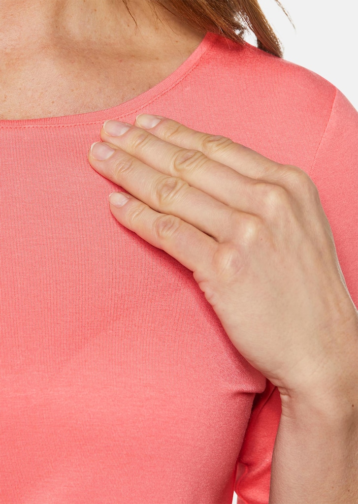 Trageangenehmes Viskoseshirt mit Elasthan