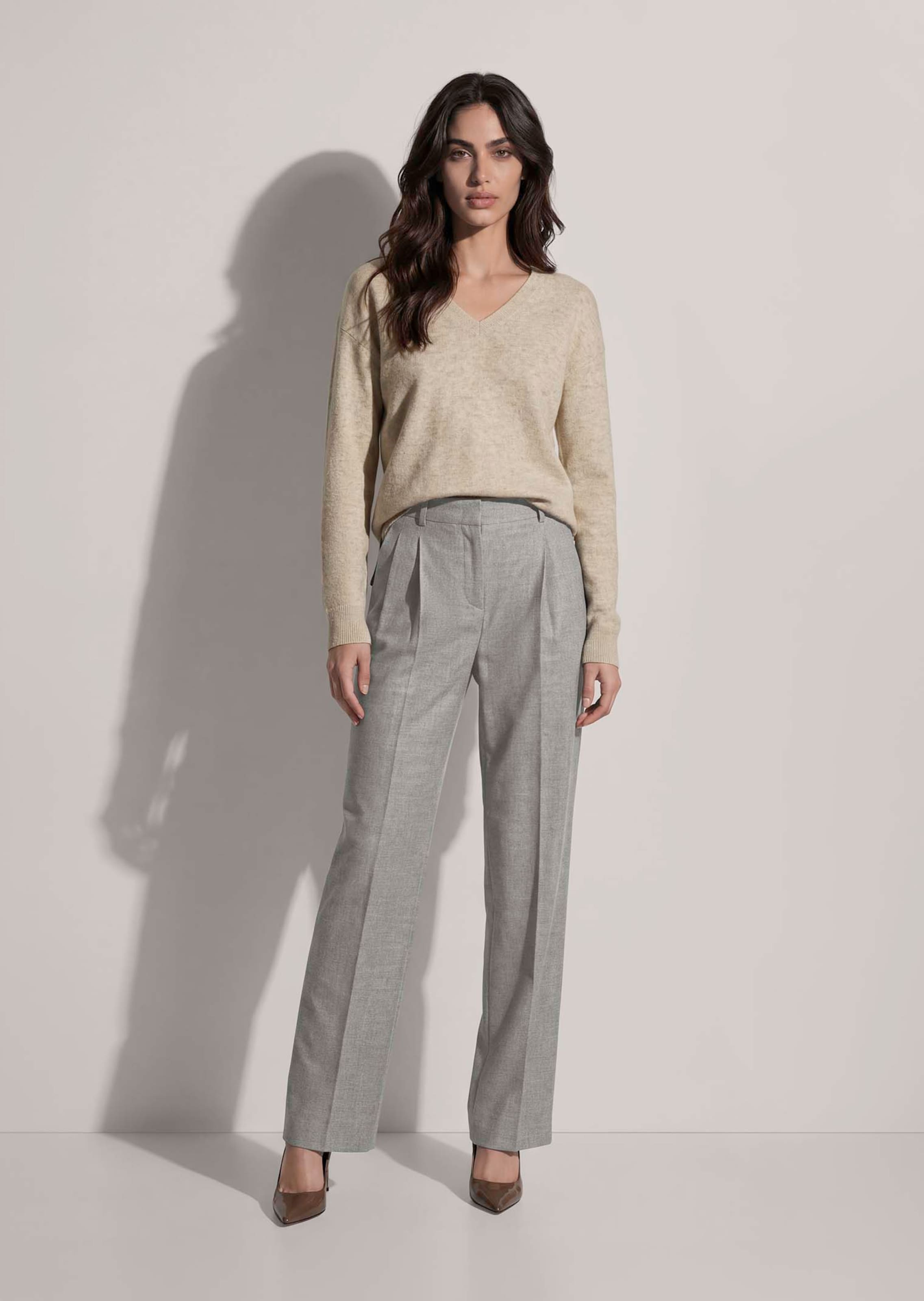 V-Pullover aus Good Cashmere
