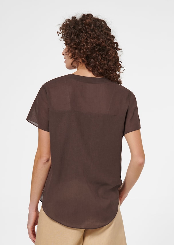 Collarless short-sleeved blouse 2