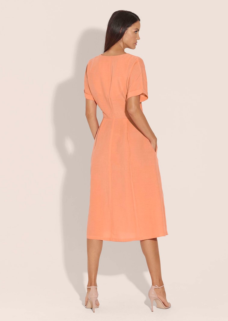neuve avec etiquette mahina dress de couleur rouge taille L neuve avec etiquette mahina dress de couleur rouge taille L