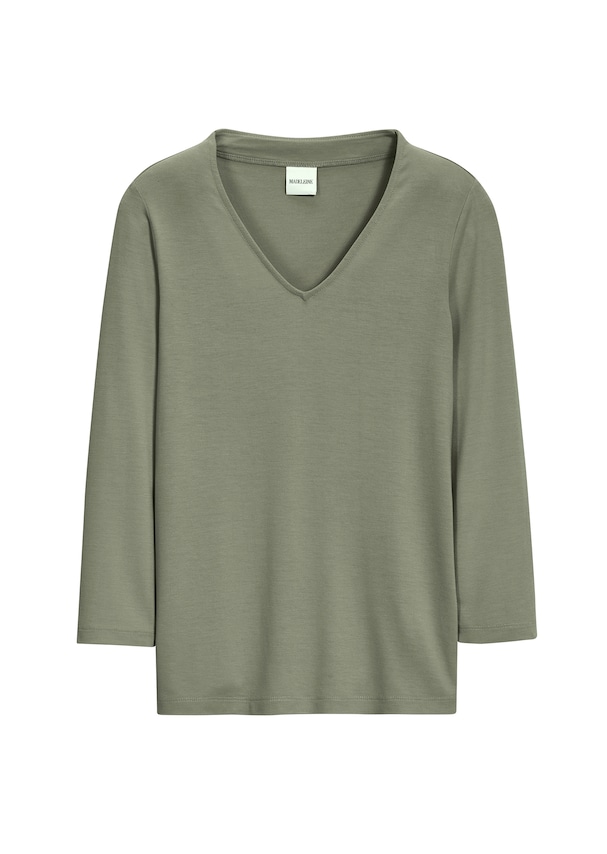 V-neck shirt with 3/4-length sleeves