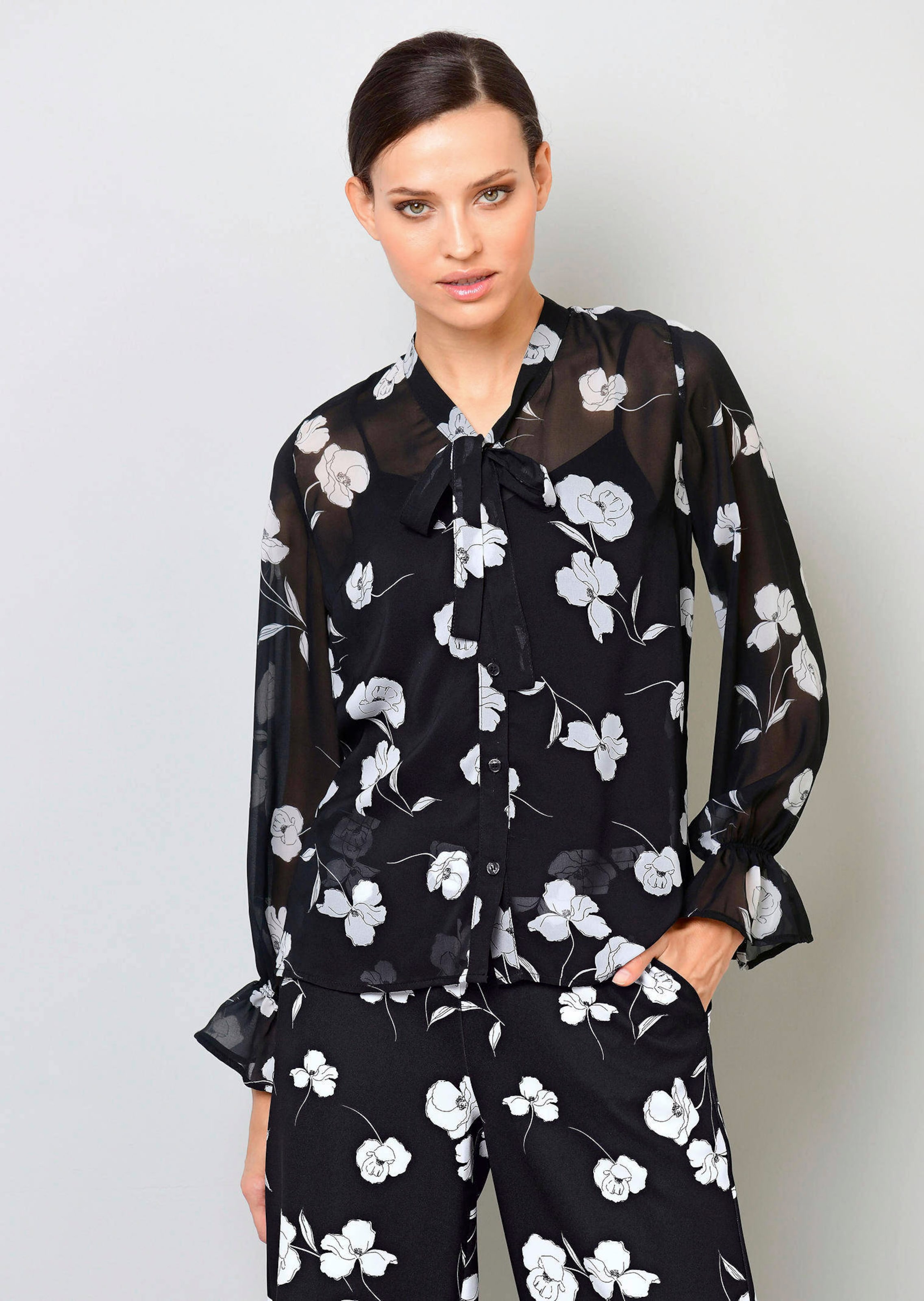 Bluse mit Schluppe zum binden