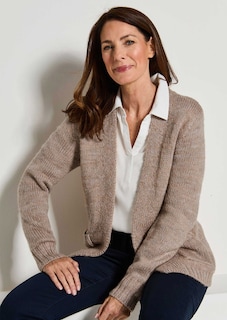 Strickjacke mit aufgesetzten Taschen thumbnail 7