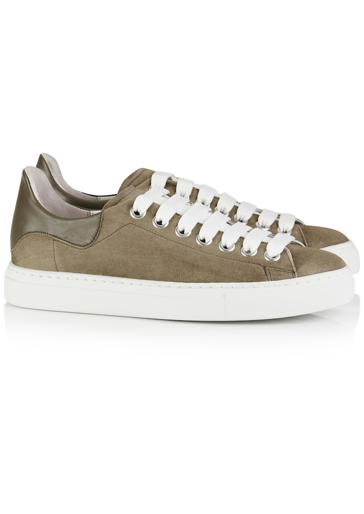 Lace-up shoes in suede and smooth leather
