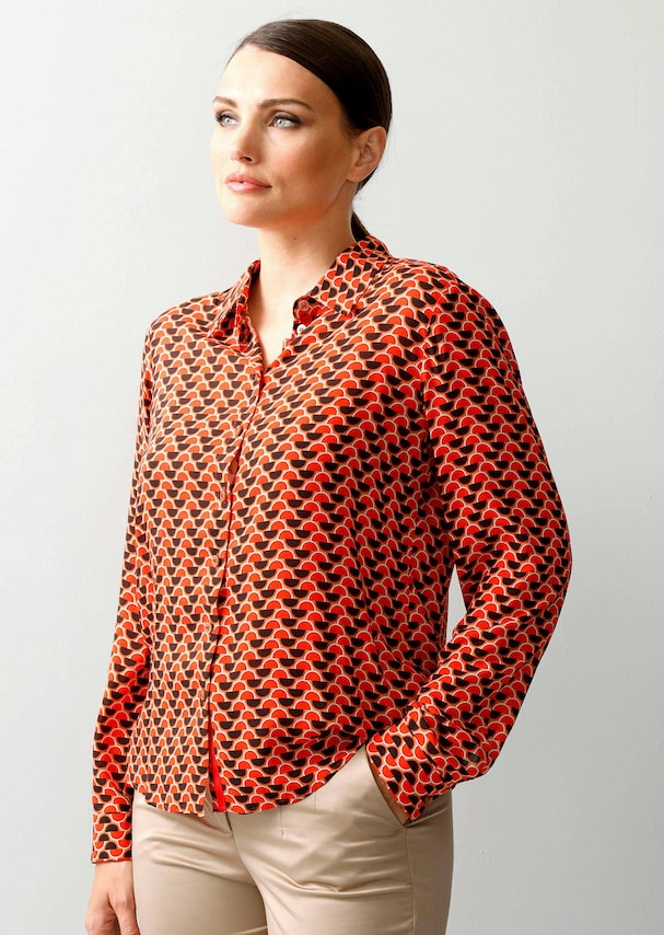 Hemdbluse in grafischem Dessin 6