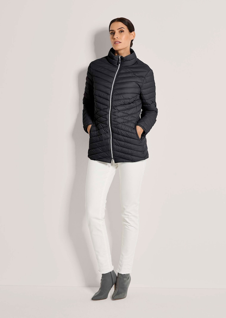 Daunenjacke mit Stehkragen