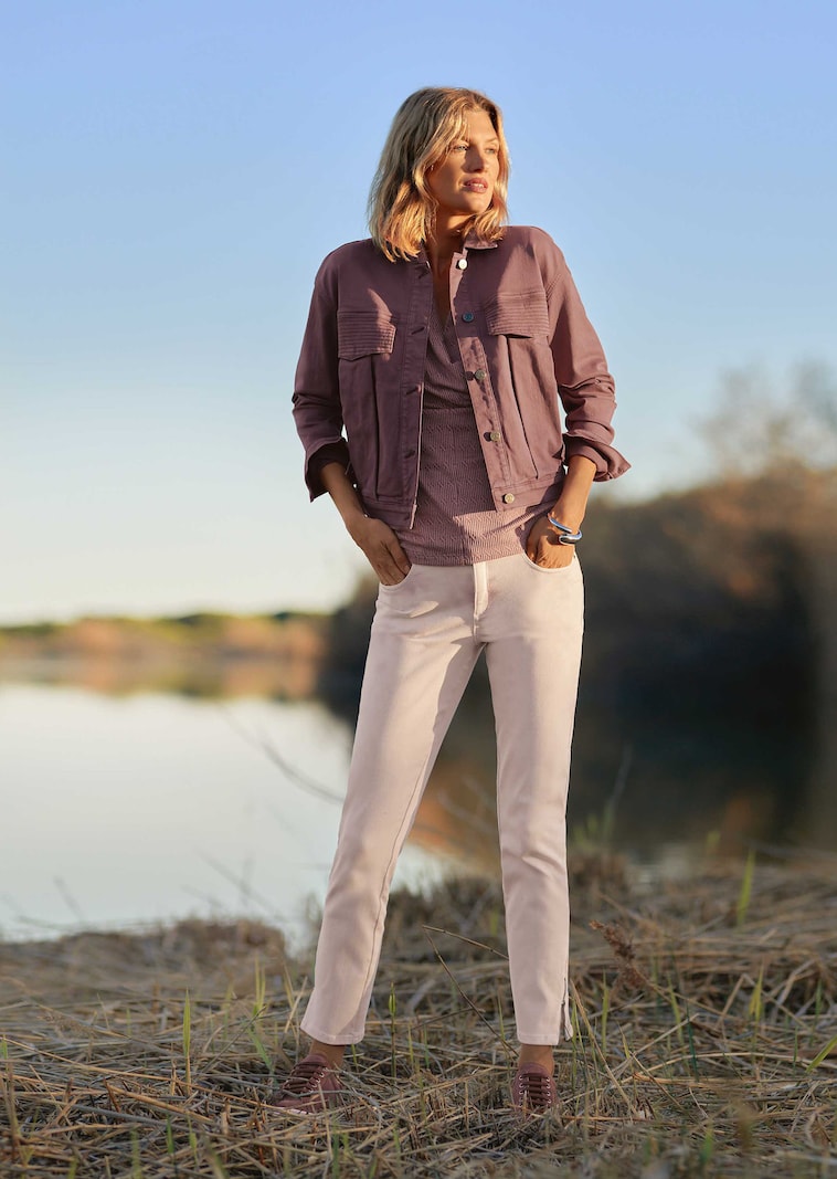 Schmale Jeans mit Batik-Effekt