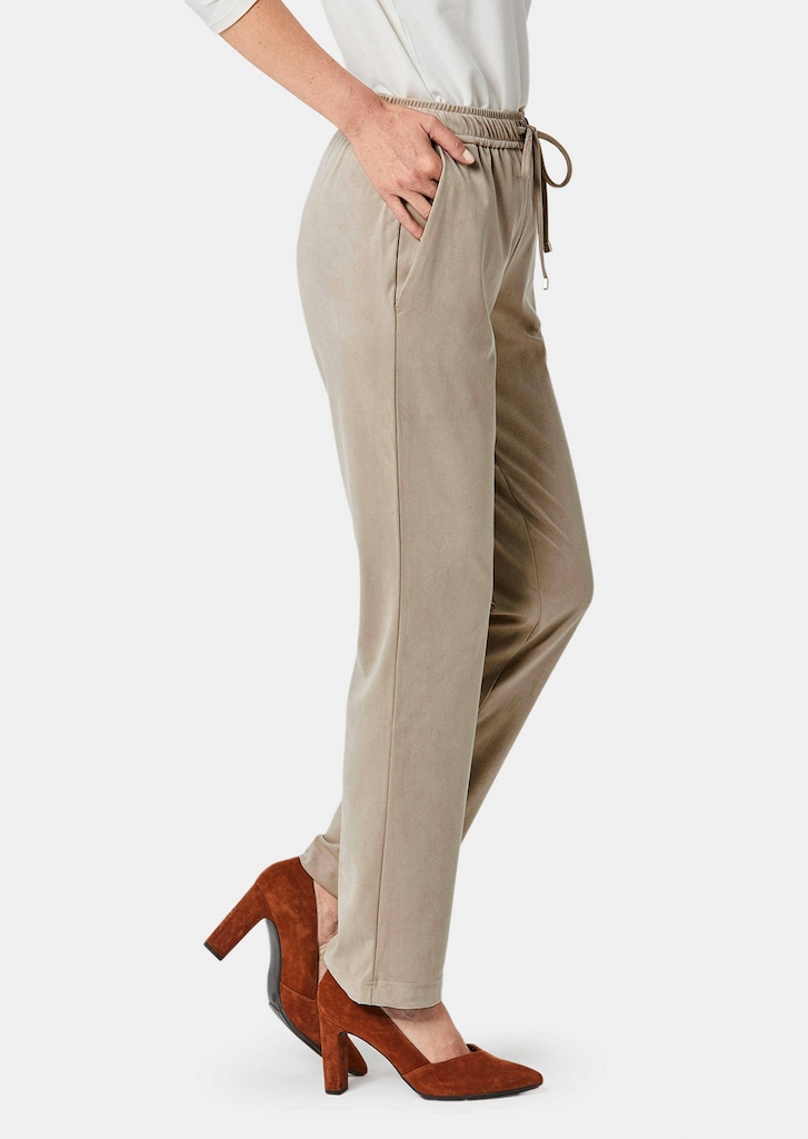 Bi-elastische Hose LOUISA in superweichem Veloursleder-Look