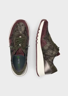 Sneaker thumbnail 2