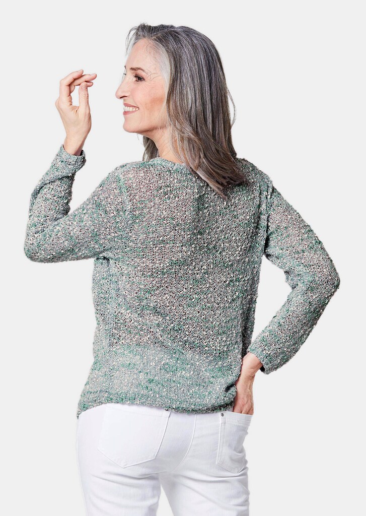 Effektvoller locker gestrickter Bändchengarnpullover