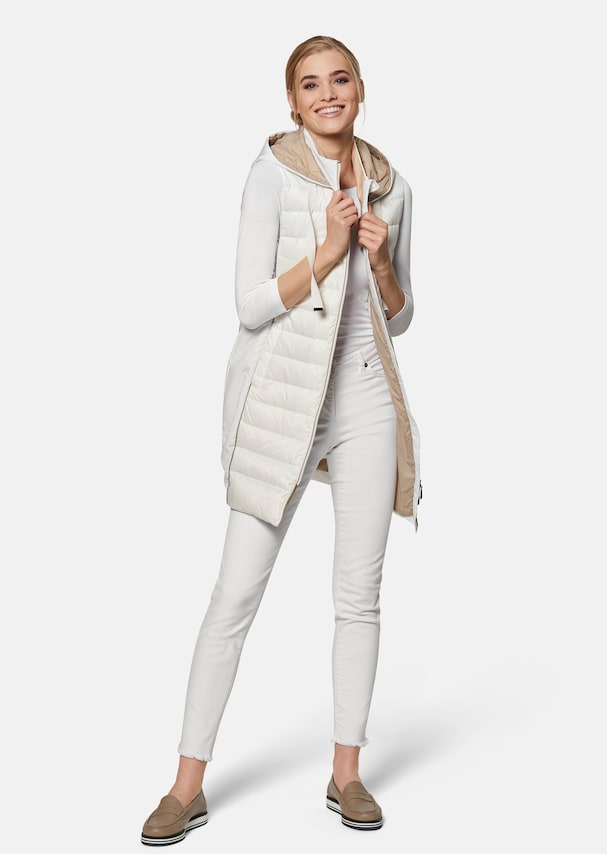 Long quilted waistcoat with elegant details 1