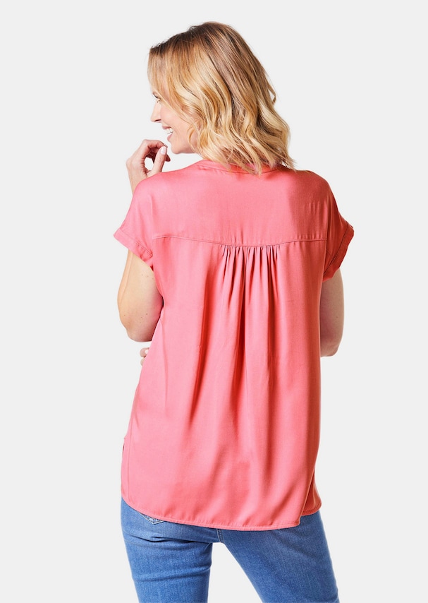 Lichte blouse van zijdeachtig glanzend materiaal 2