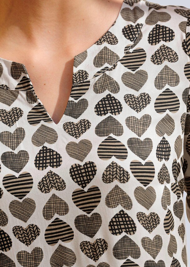 Kleid mit Herzendessin 2