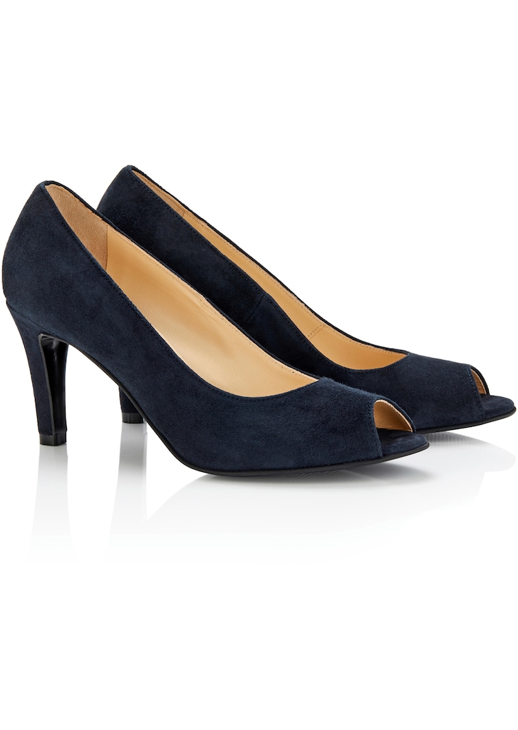 Pumps made from soft suede