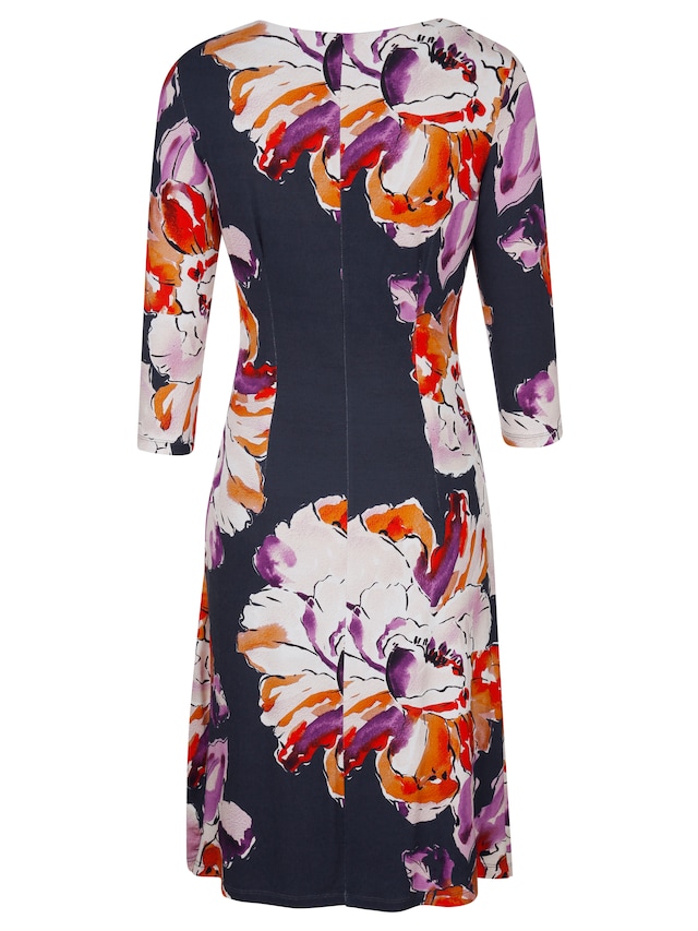 Kleid mit seitlicher Raffung 4