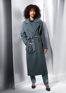 Manteau. Pure laine thumbnail 2