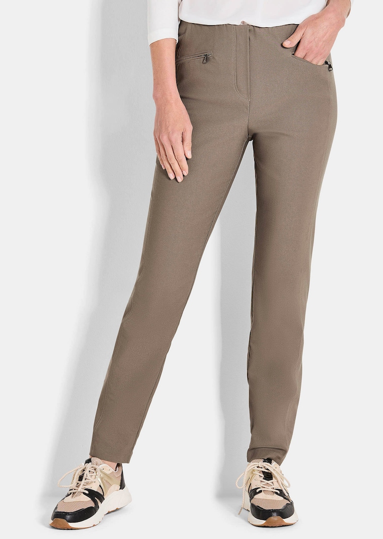 Pantalon en bengaline LOUISA. Coupe ajustée. Intérieur légèrement molletonné.