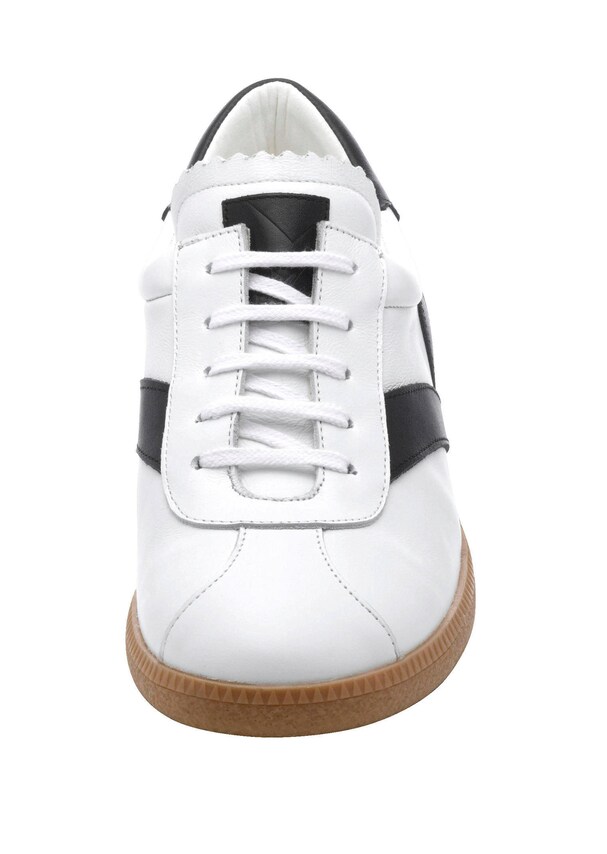 Court Sneaker 3