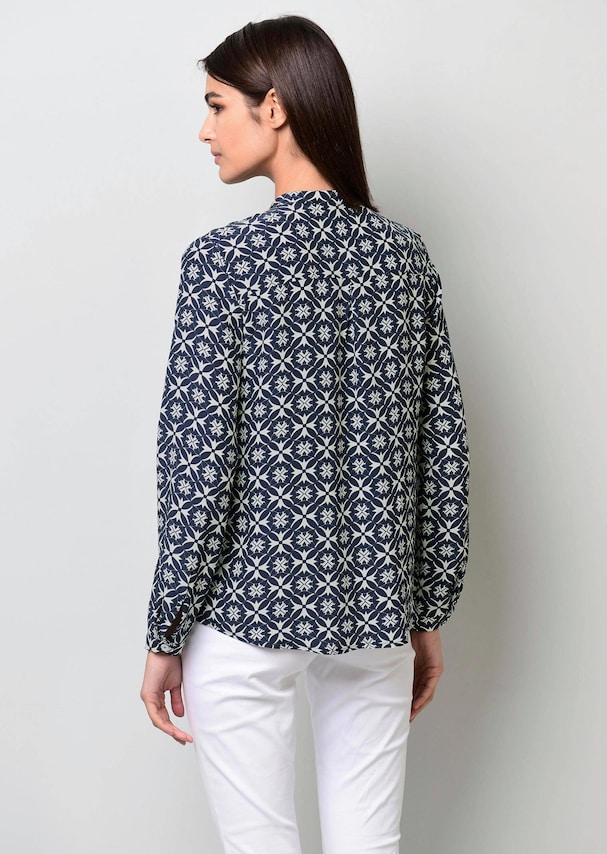 Bluse mit grafischem Druck 2