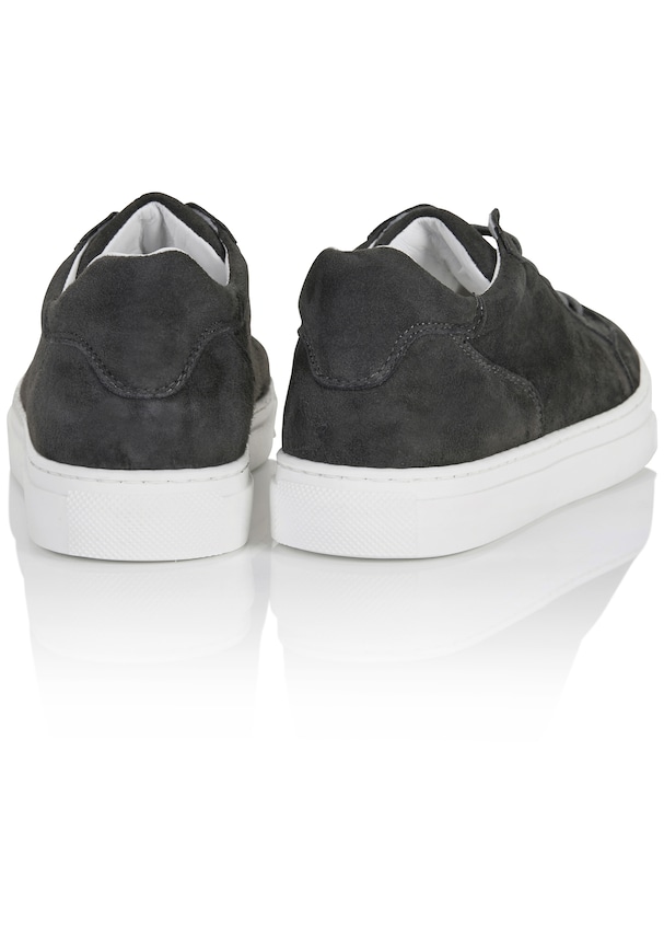 Lace-up sneaker made from soft suede 1
