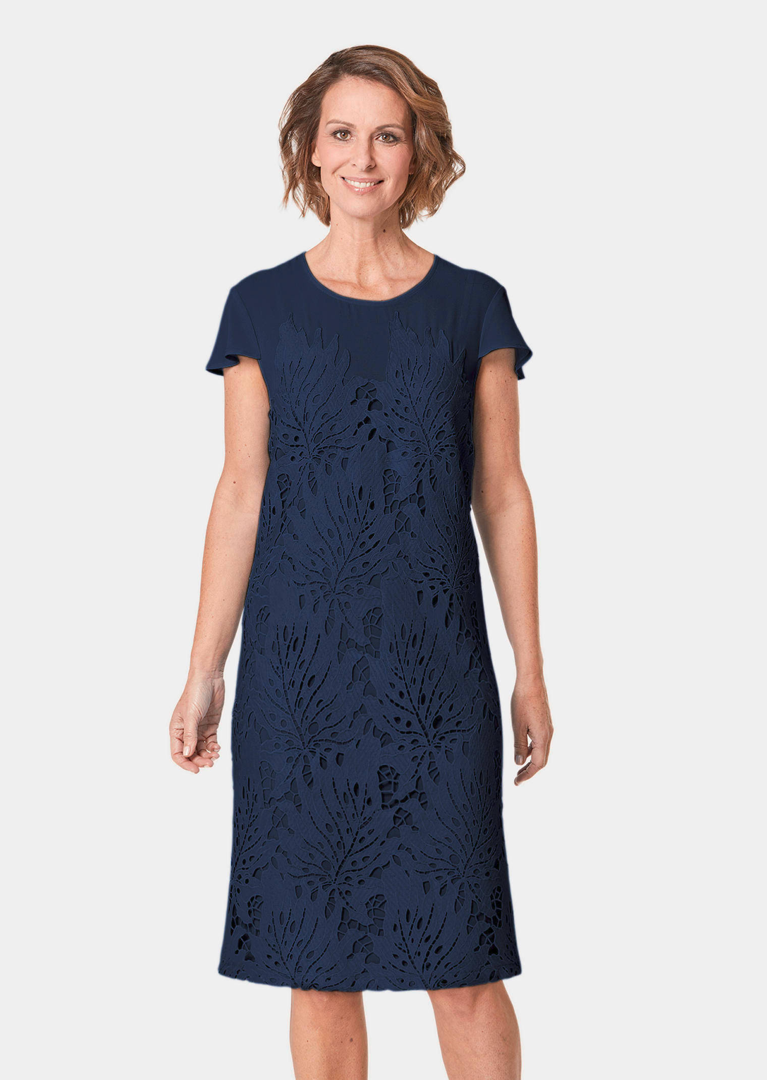 Kleid aus sommerlicher Spitze | atelier GOLDNER