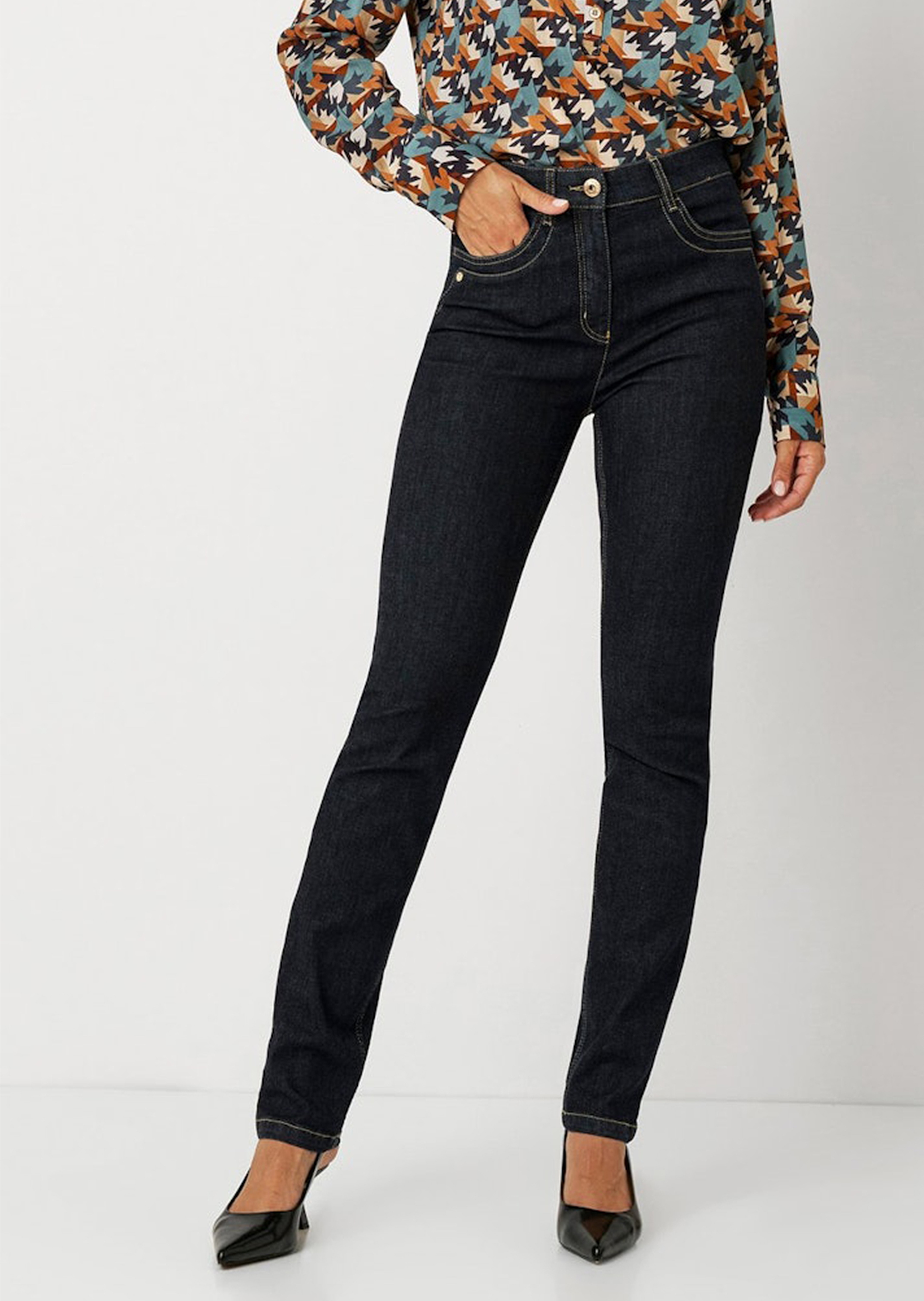 Schmale Jeans "be loved" mit Waschung