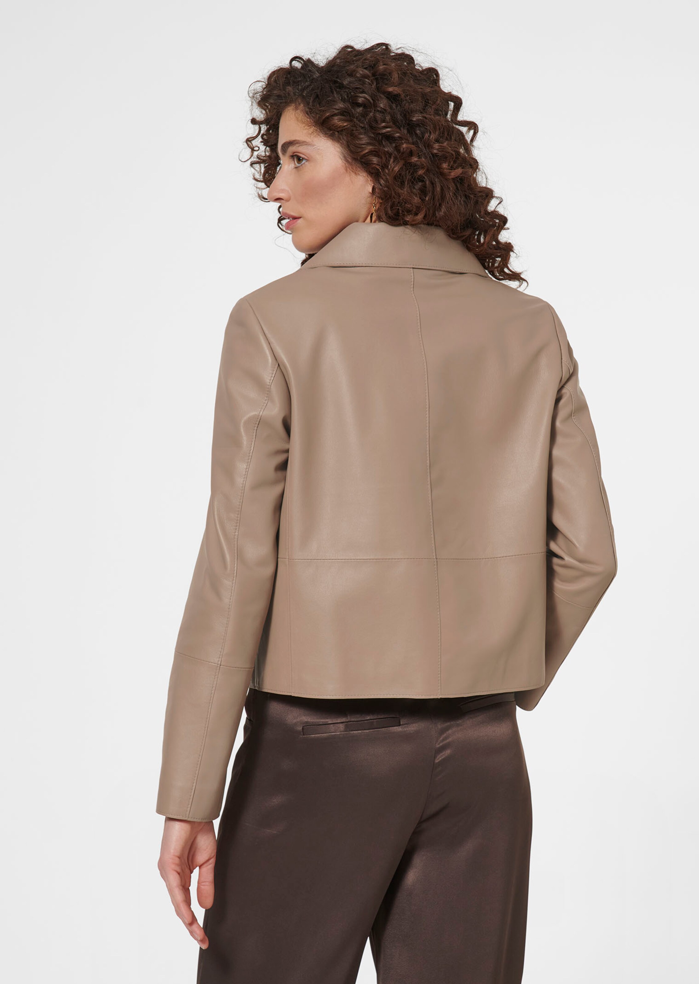 Leather jacket. Lamb nappa in nutmeg | MADELEINE Fashion