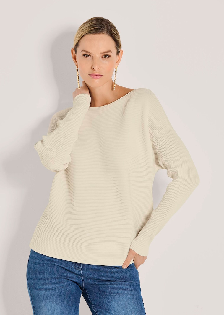Quergerippter Strick-Pullover mit langen Ärmeln