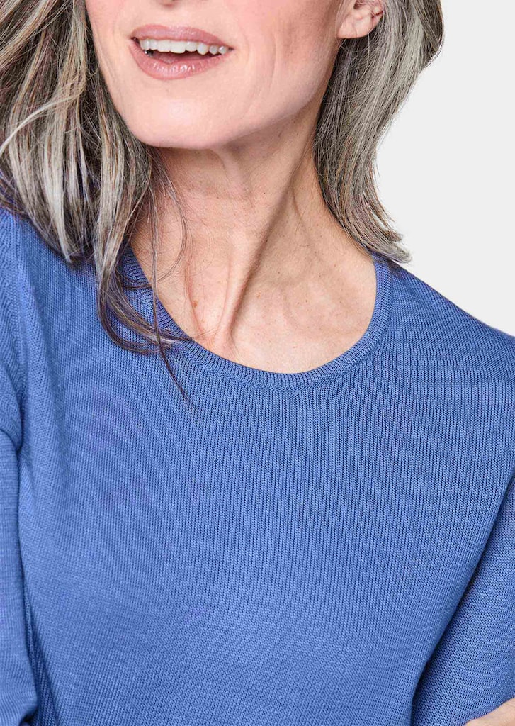 Locker sitzender Strickpullover