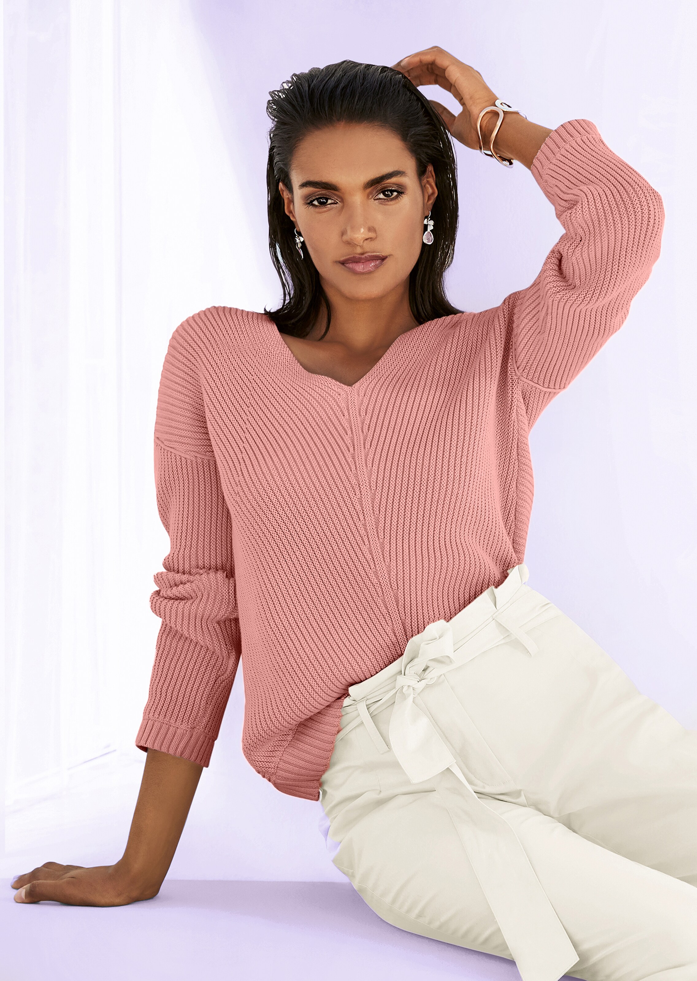 Langarm-Pullover mit V-Ausschnitt