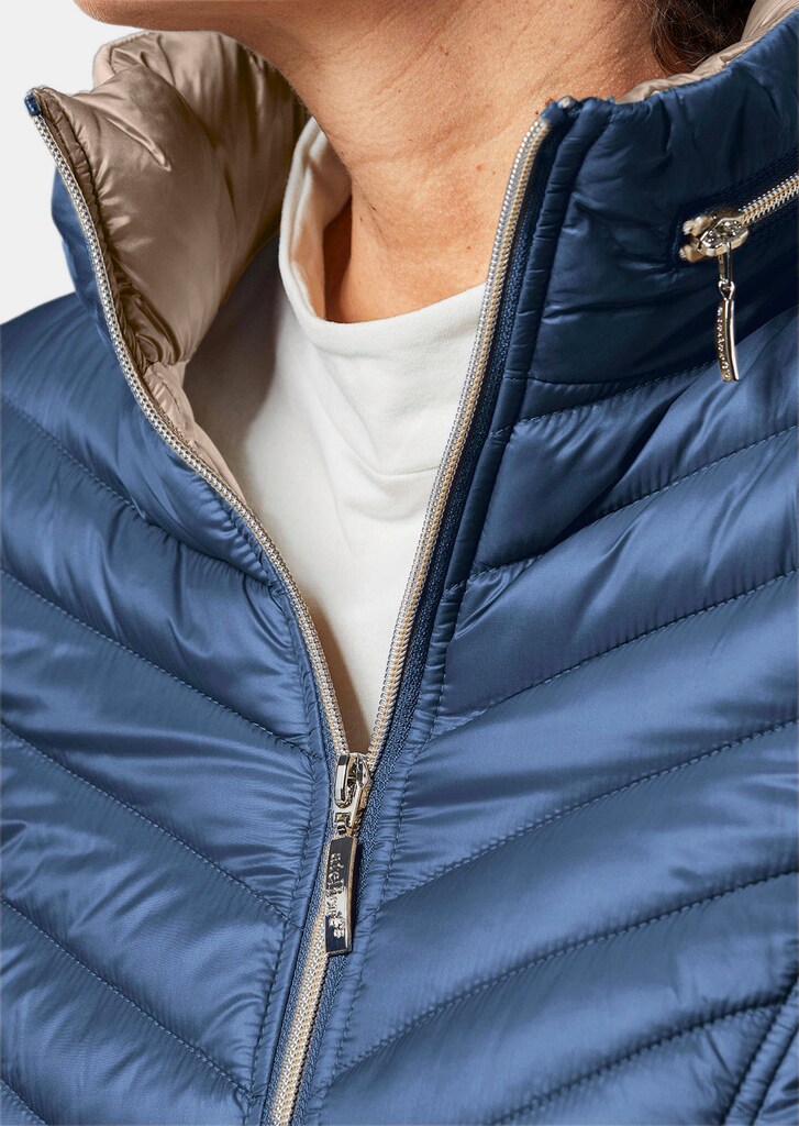 Steppjacke in figurschmeichelnder Optik