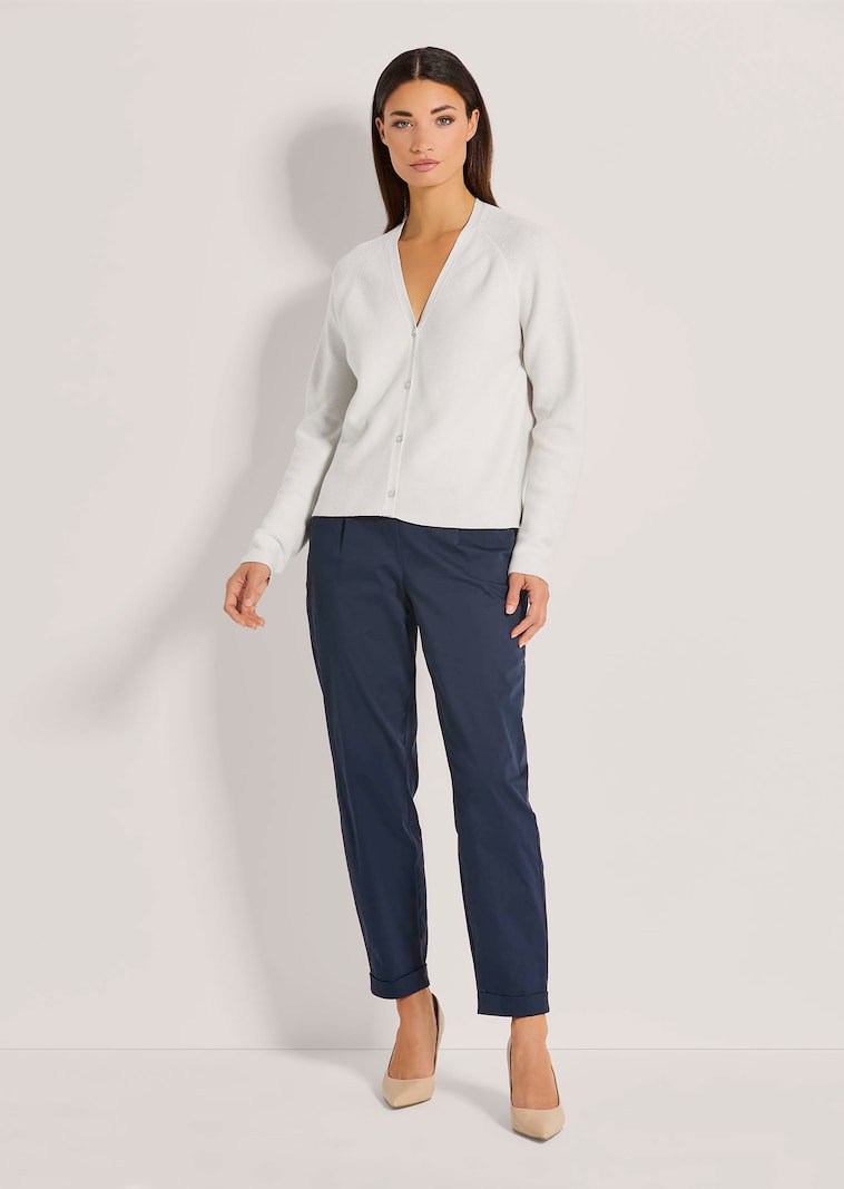 Strickjacke mit V-Ausschnitt