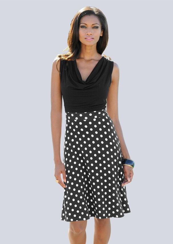 Strandkleid mit Wasserfallausschnitt