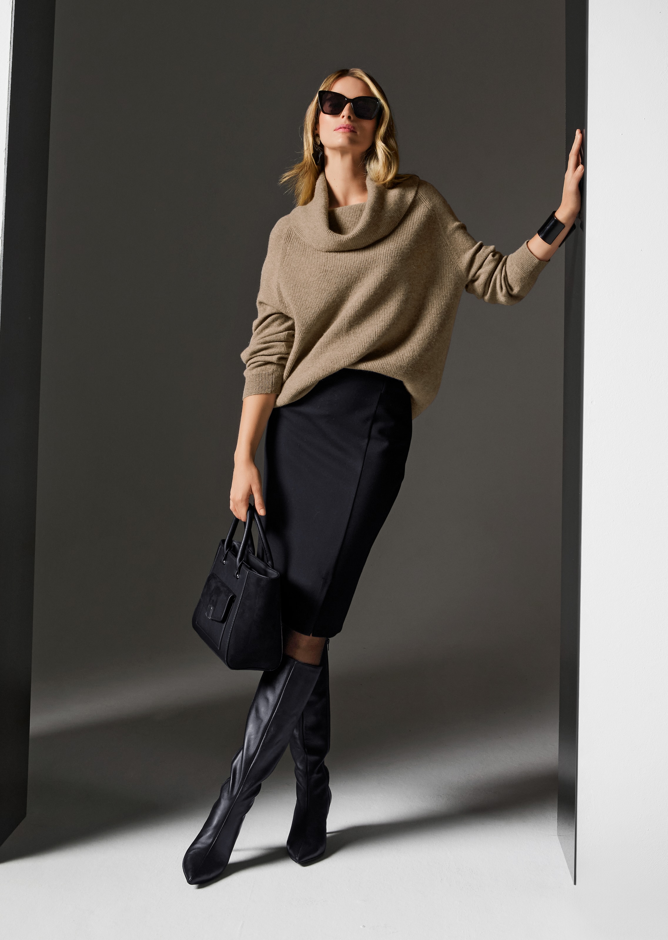 Pullover mit Capuchon-Kragen