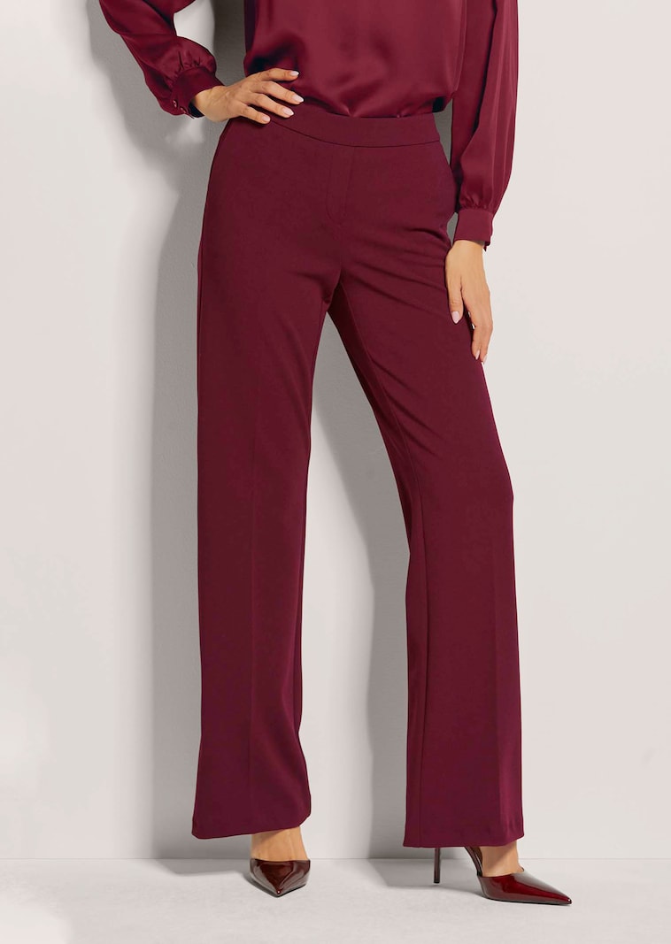 Moderne Stoffhose mit Schlupfbund