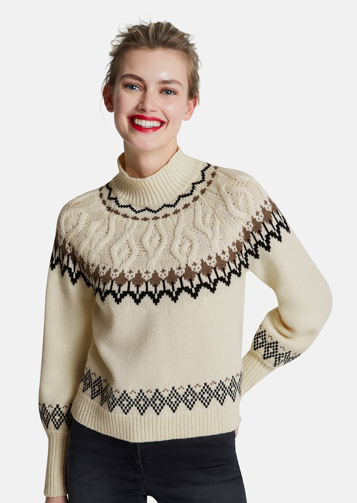 Norwegian jumper with stand-up collar