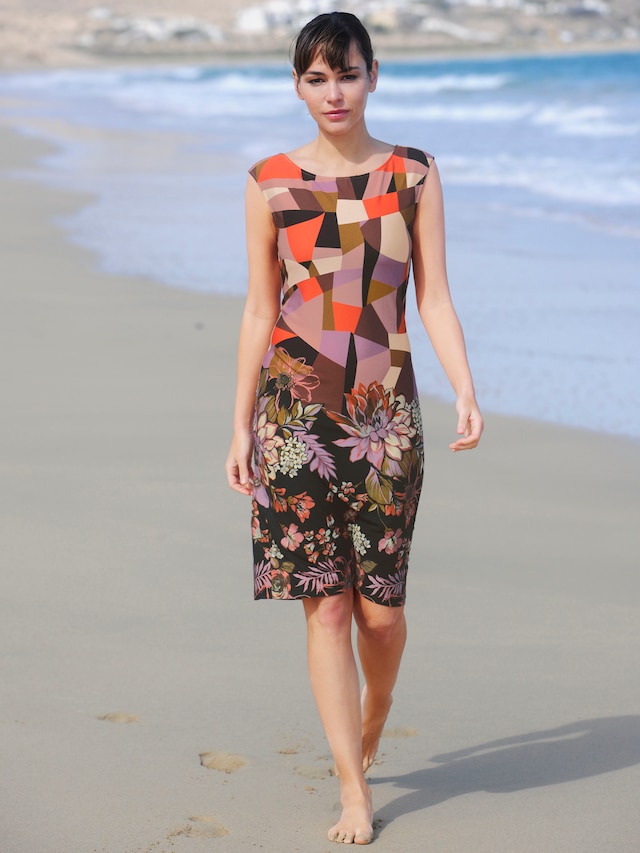Strandkleid im modischen Druckdessin 6