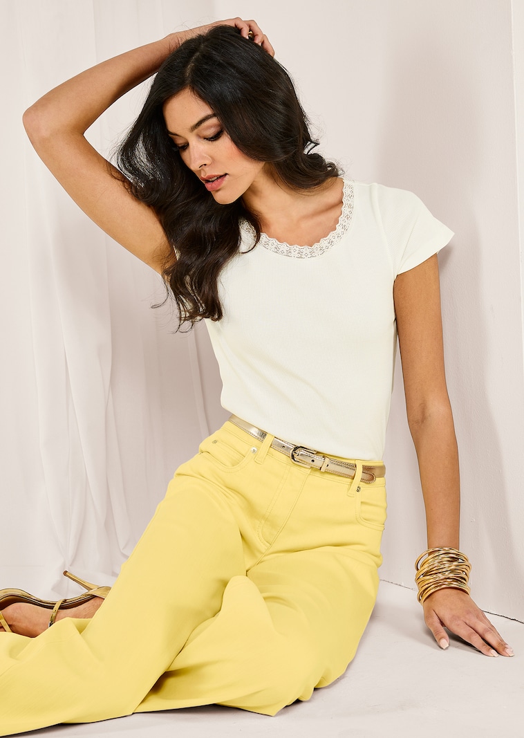 Halbarm-Shirt mit Spitze