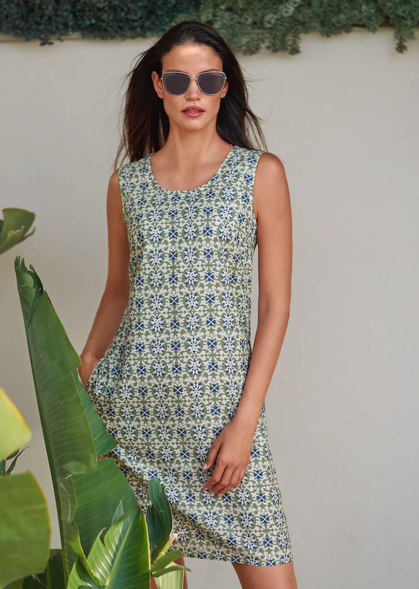 Sleeveless dress with all-over print