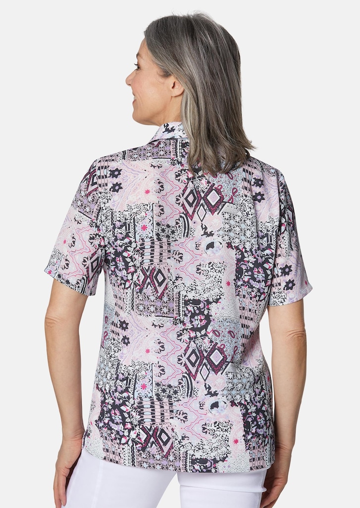 Lichte blouse met klassieke overhemdkraag 2