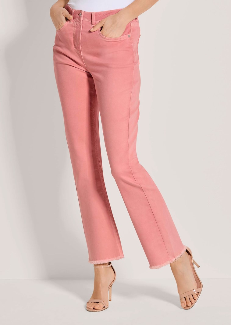 Leicht ausgestellte Jeans