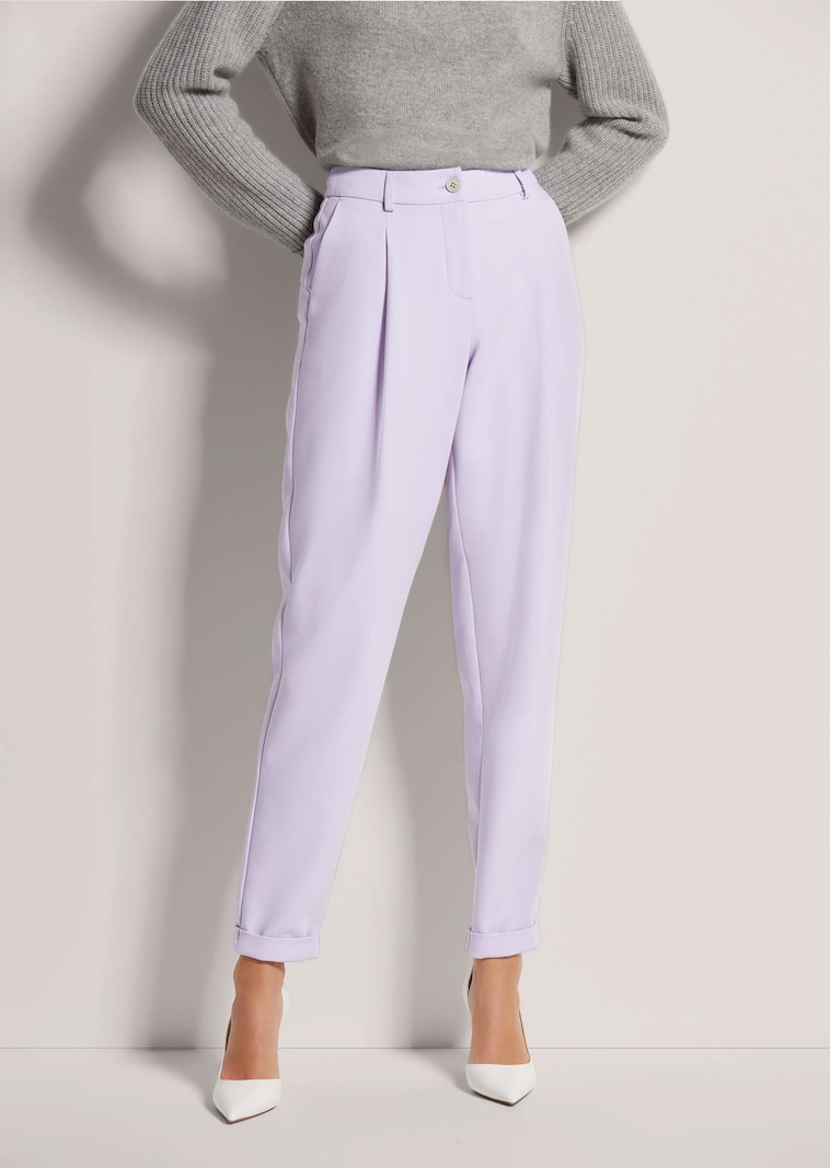 Bundfaltenhose mit Saumaufschlag